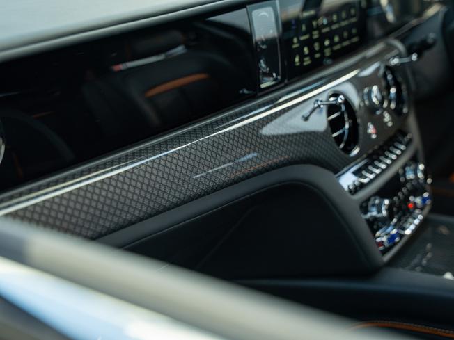ROLLS-ROYCE Ghost Photo 31