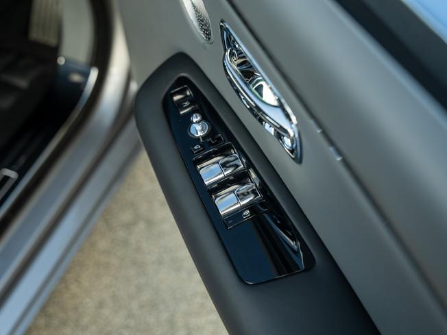 ROLLS-ROYCE Ghost Photo 7