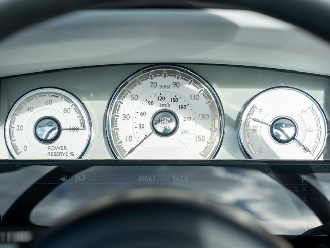 ROLLS-ROYCE Dawn Photo 10