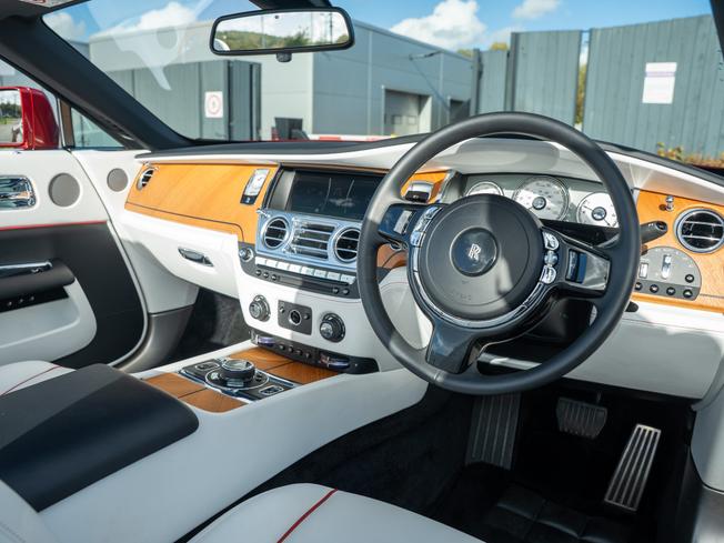 ROLLS-ROYCE Dawn Photo 14