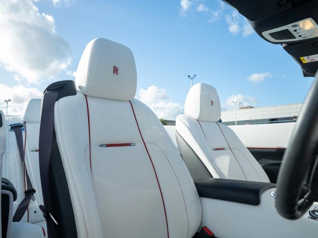 ROLLS-ROYCE Dawn Photo 16