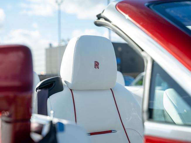 ROLLS-ROYCE Dawn Photo 17