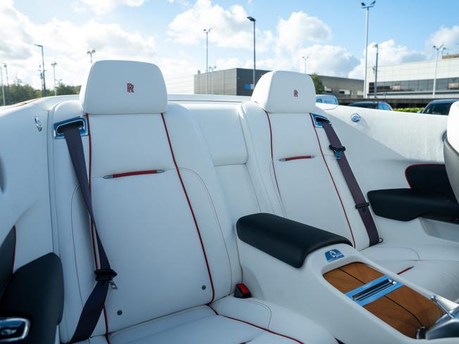 ROLLS-ROYCE Dawn Photo 20