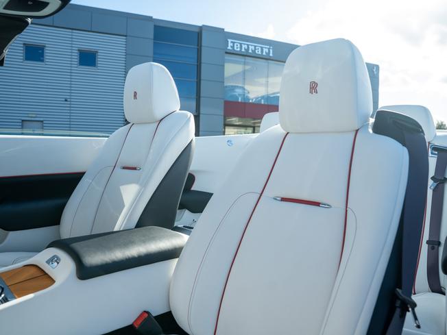 ROLLS-ROYCE Dawn Photo 25