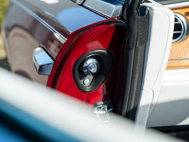 ROLLS-ROYCE Dawn Photo 26