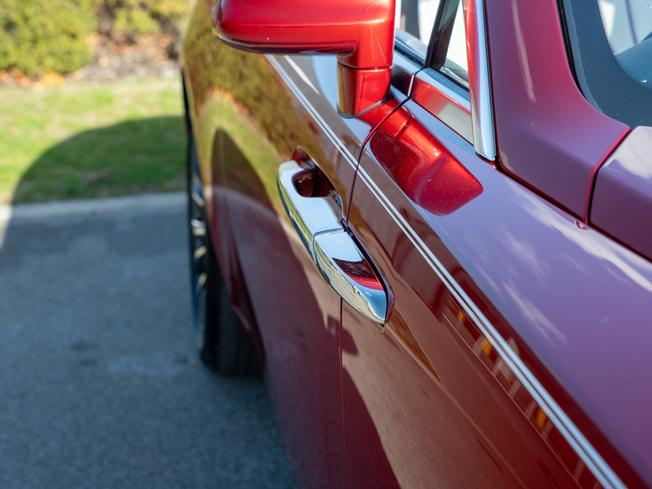ROLLS-ROYCE Dawn Photo 40