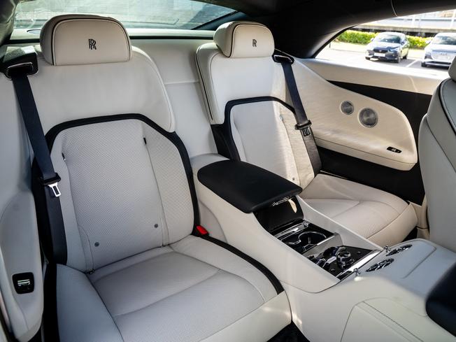 ROLLS-ROYCE Spectre Photo 15