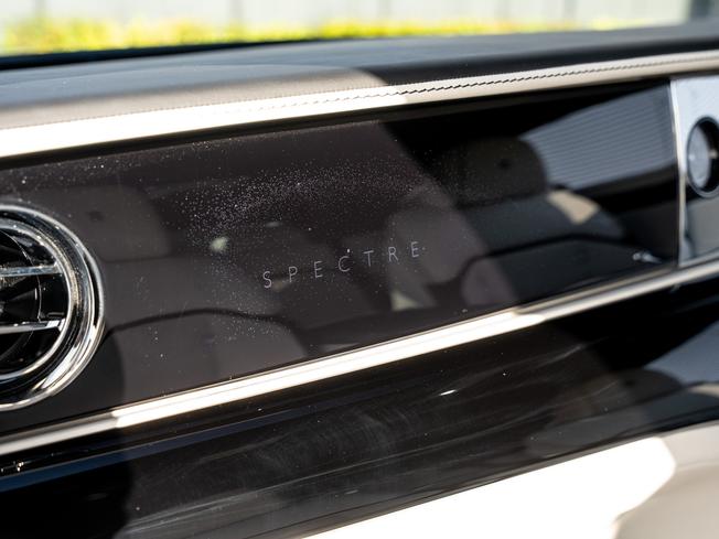 ROLLS-ROYCE Spectre Photo 27