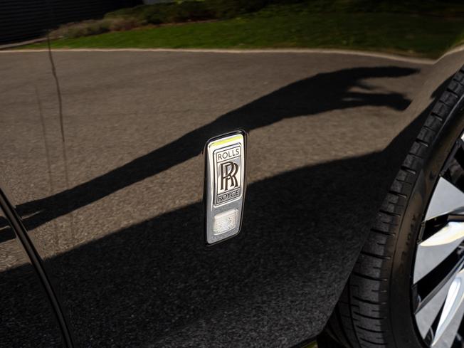 ROLLS-ROYCE Spectre Photo 31
