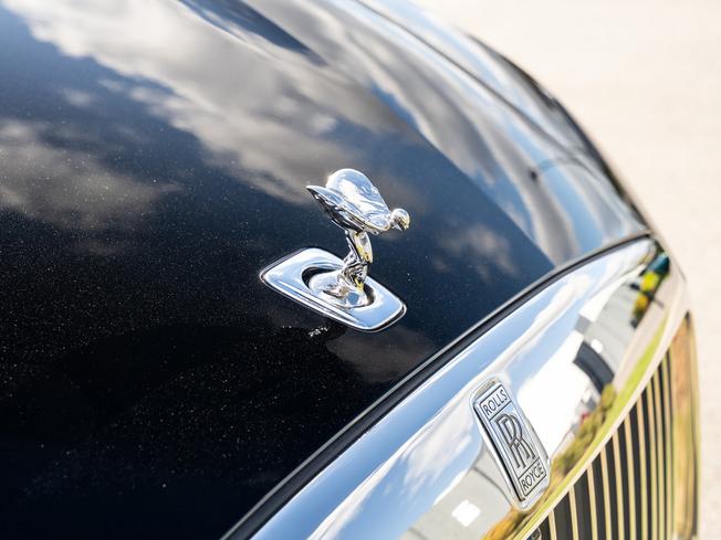 ROLLS-ROYCE Spectre Photo 34