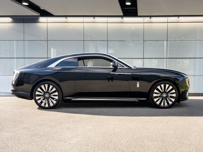 ROLLS-ROYCE Spectre Photo 5