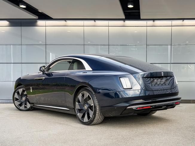 ROLLS-ROYCE Spectre Photo 2