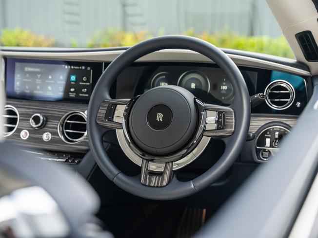 ROLLS-ROYCE Spectre Photo 22