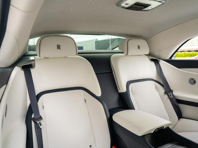 ROLLS-ROYCE Spectre Photo 23