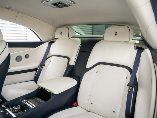 ROLLS-ROYCE Spectre Photo 27