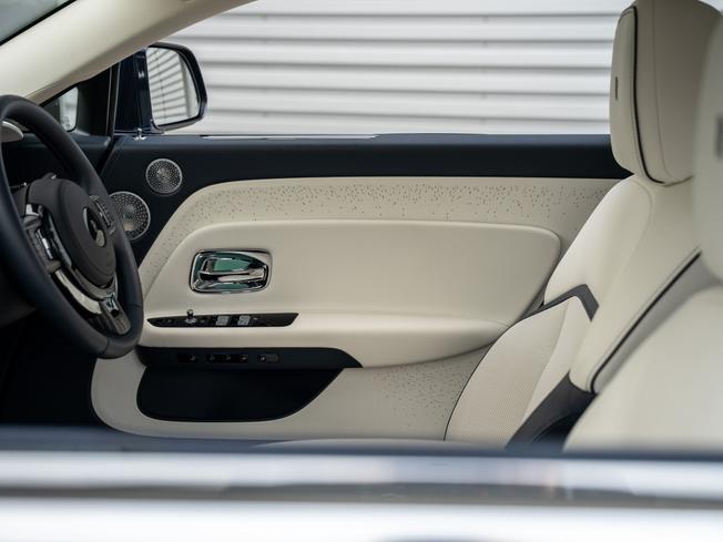 ROLLS-ROYCE Spectre Photo 28