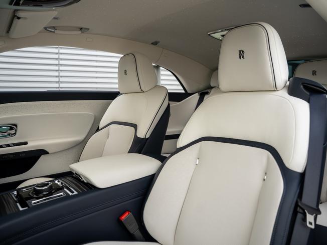 ROLLS-ROYCE Spectre Photo 29