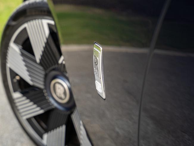 ROLLS-ROYCE Spectre Photo 34