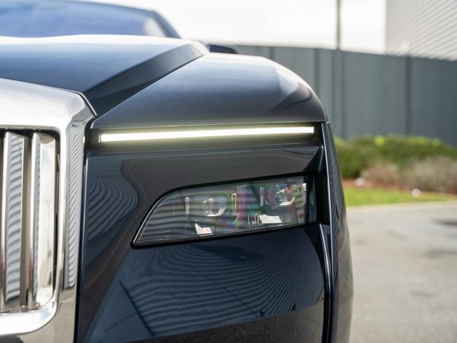 ROLLS-ROYCE Spectre Photo 38