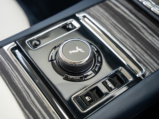 ROLLS-ROYCE Spectre Photo 8