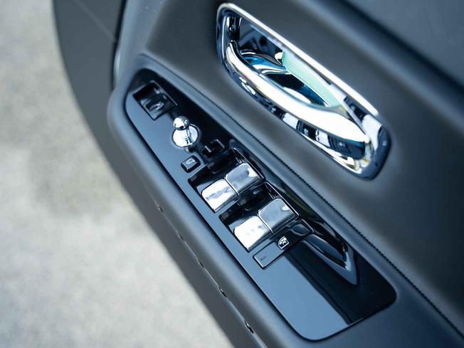 ROLLS-ROYCE Spectre Photo 10