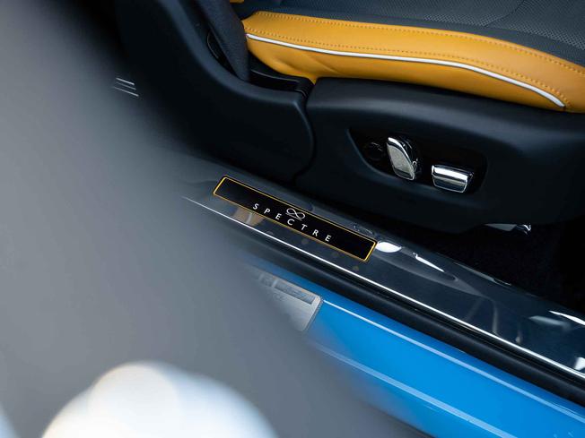 ROLLS-ROYCE Spectre Photo 13