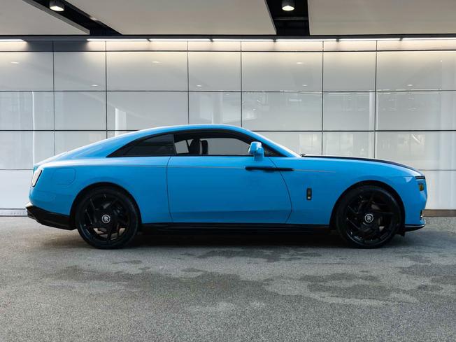 ROLLS-ROYCE Spectre Photo 27