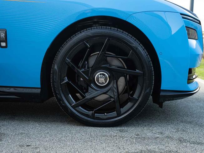 ROLLS-ROYCE Spectre Photo 38