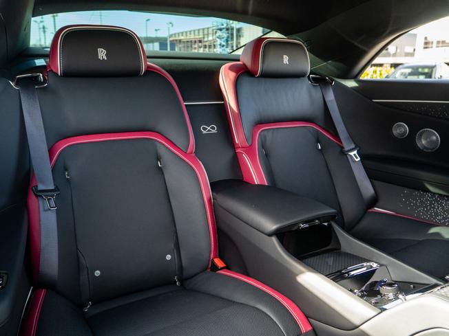 ROLLS-ROYCE Spectre Photo 15