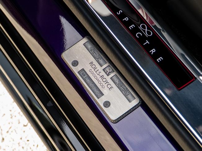 ROLLS-ROYCE Spectre Photo 20