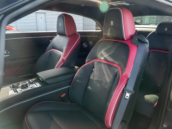 ROLLS-ROYCE Spectre Photo 22