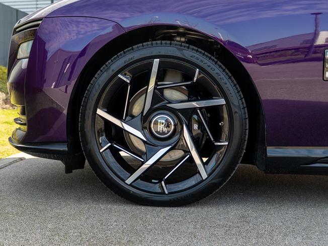 ROLLS-ROYCE Spectre Photo 28
