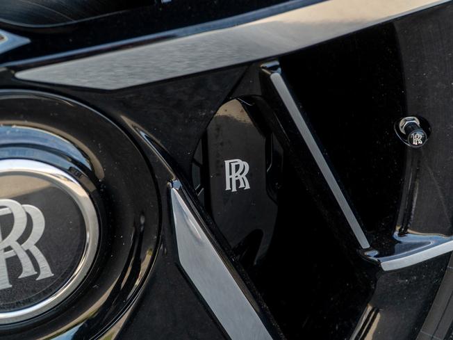 ROLLS-ROYCE Spectre Photo 29