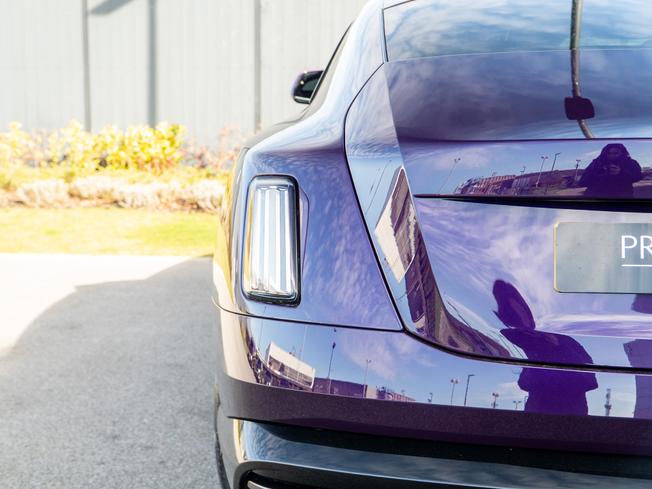 ROLLS-ROYCE Spectre Photo 37