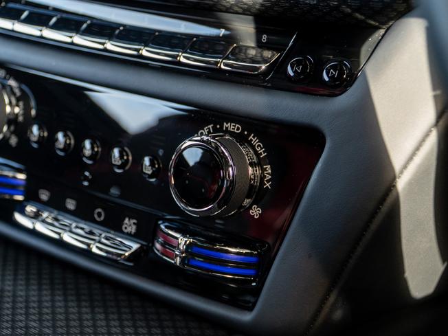 ROLLS-ROYCE Spectre Photo 7