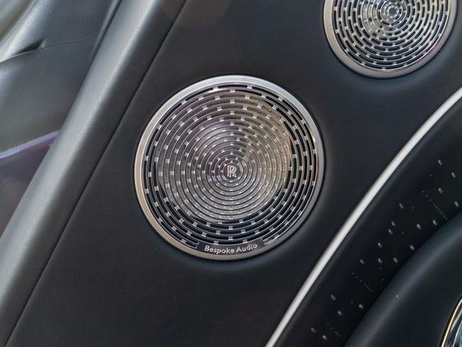ROLLS-ROYCE Spectre Photo 9