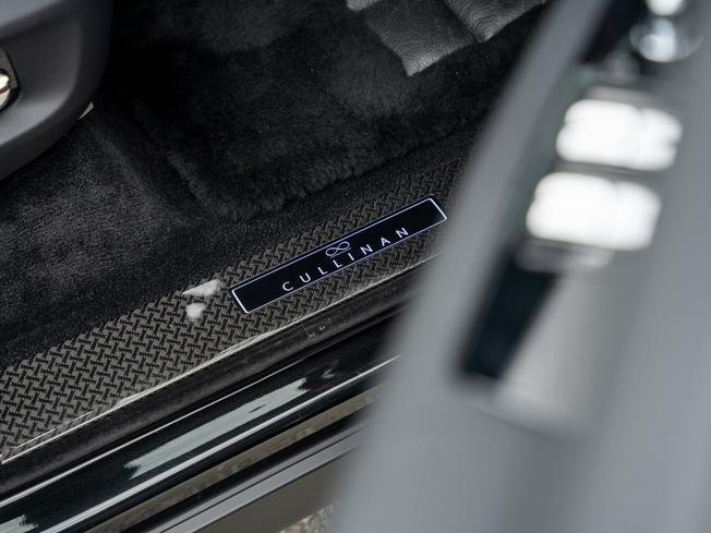ROLLS-ROYCE Cullinan Photo 10