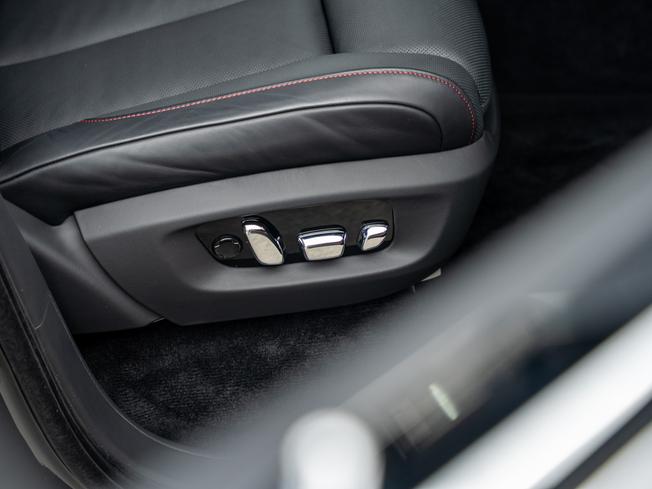 ROLLS-ROYCE Cullinan Photo 11