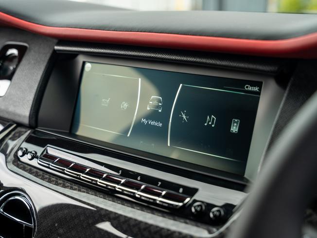 ROLLS-ROYCE Cullinan Photo 12