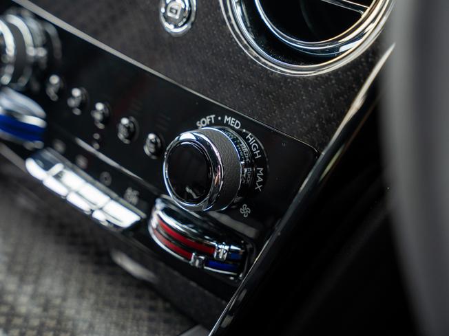 ROLLS-ROYCE Cullinan Photo 14