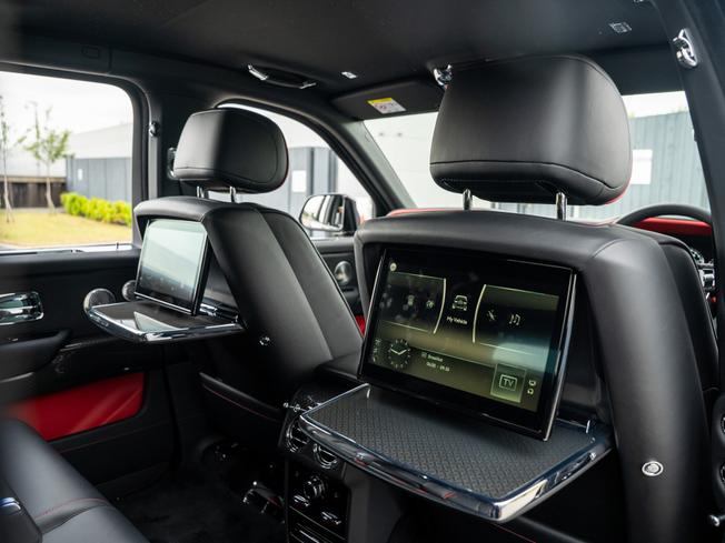 ROLLS-ROYCE Cullinan Photo 19