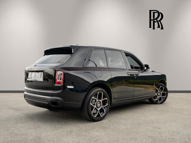 ROLLS-ROYCE Cullinan Photo 2