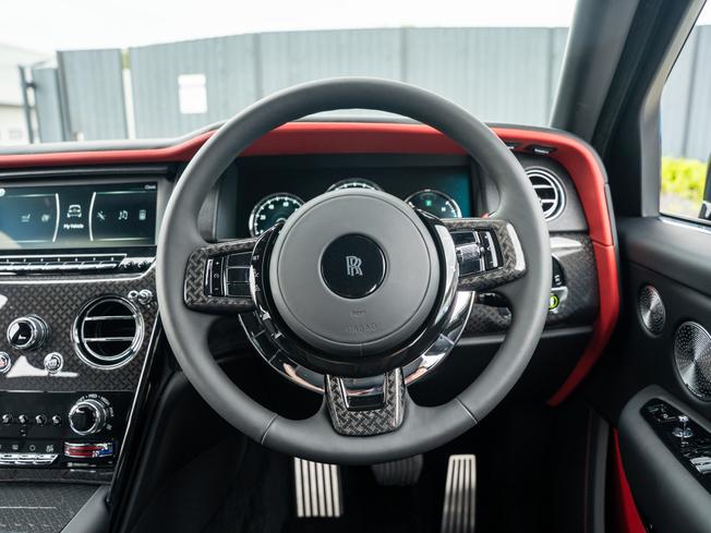 ROLLS-ROYCE Cullinan Photo 20