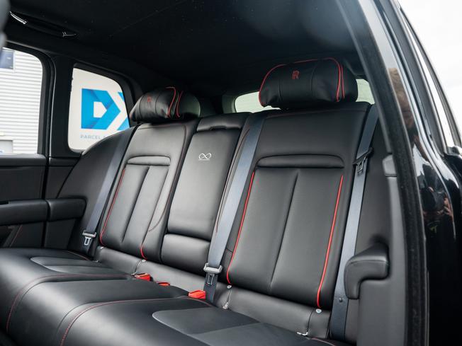 ROLLS-ROYCE Cullinan Photo 21