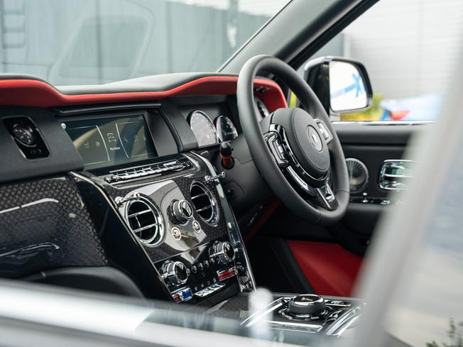 ROLLS-ROYCE Cullinan Photo 24