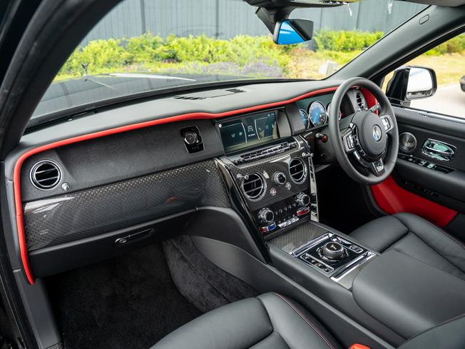 ROLLS-ROYCE Cullinan Photo 26
