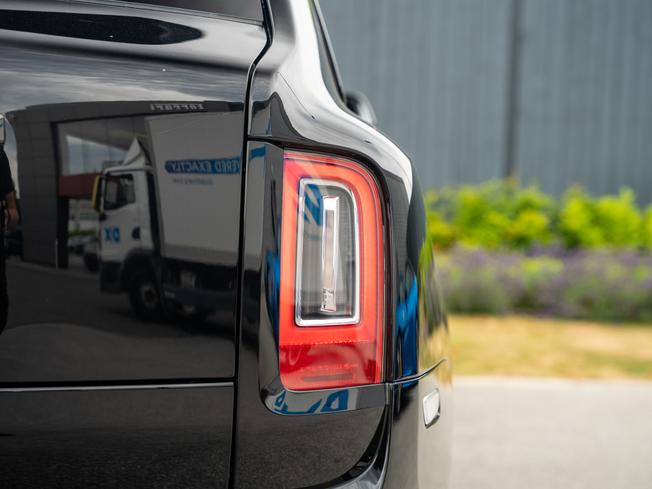 ROLLS-ROYCE Cullinan Photo 35