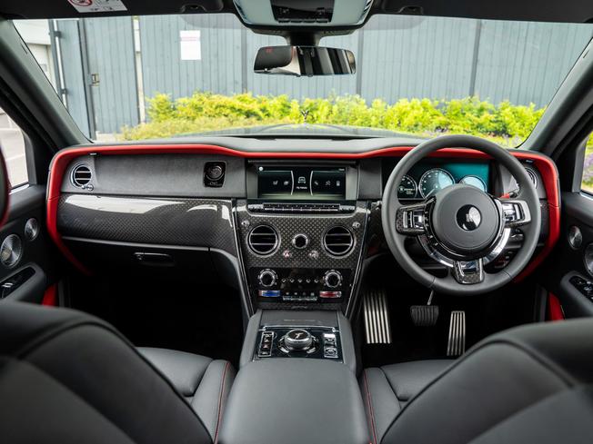 ROLLS-ROYCE Cullinan Photo 4