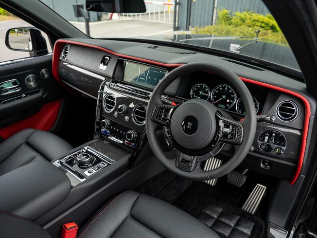 ROLLS-ROYCE Cullinan Photo 6