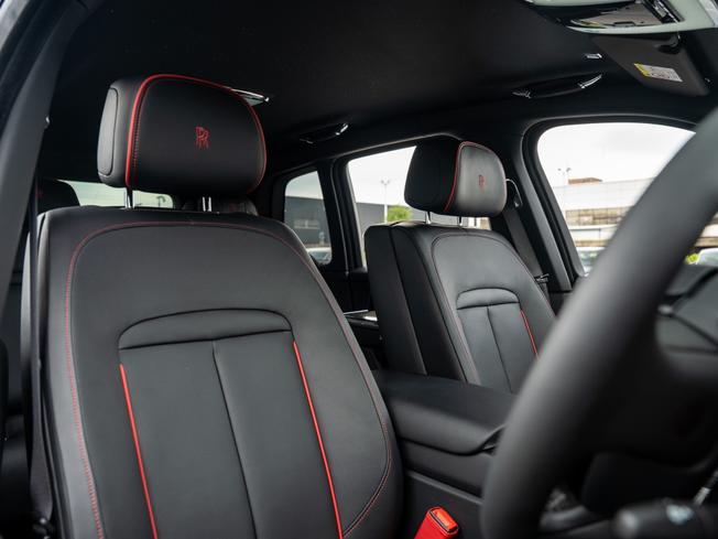 ROLLS-ROYCE Cullinan Photo 8